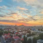 Luxurious Penthouse With Fantastic Views! アパート