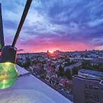 Luxurious Penthouse With Fantastic Views!