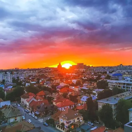 Luxurious Penthouse With Fantastic Views! Appartement *
