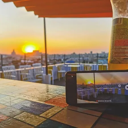 Luxurious Penthouse With Fantastic Views!
