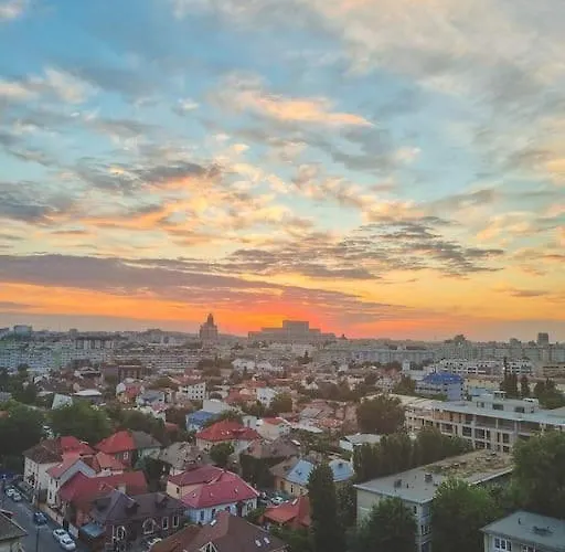 Luxurious Penthouse With Fantastic Views! 아파트