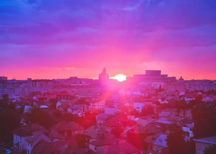 Luxurious Penthouse With Fantastic Views!