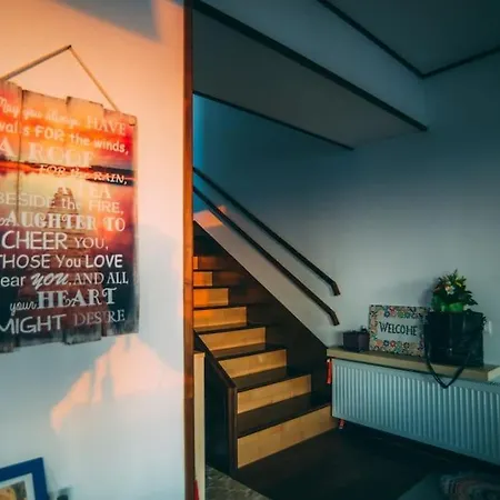 Luxurious Penthouse With Fantastic Views! *