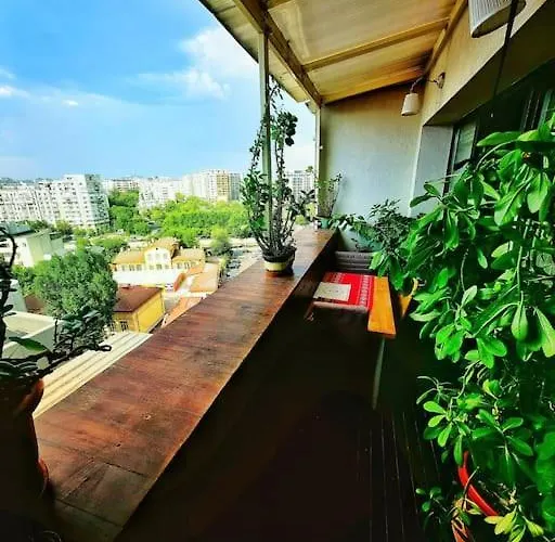 Luxurious Penthouse With Fantastic Views! *