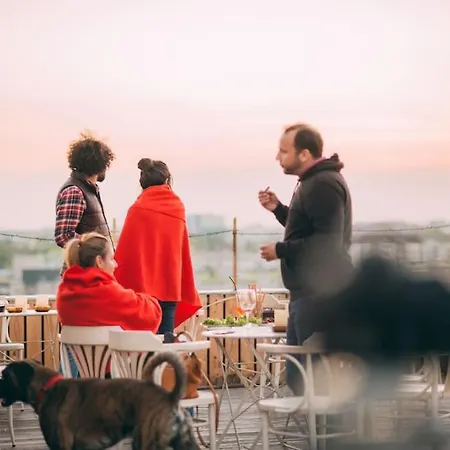 Luxurious Penthouse With Fantastic Views!